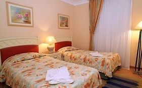 Suites & Apartments Serviced By Marriott  5*